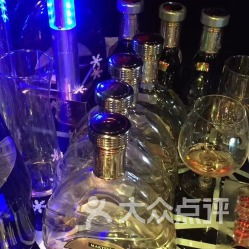 淮海路酒吧團購攻略 集結電話地址價格營業(yè)時間，盡享酒類優(yōu)惠